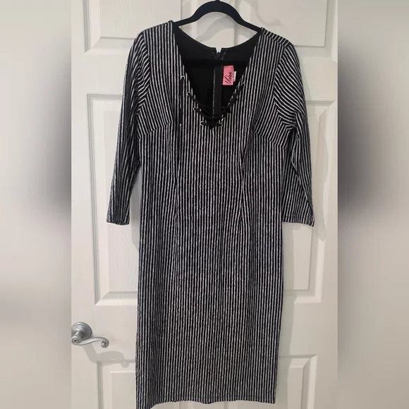 Vixen by Micheline Pitt Black Striped Miss Kitty Wiggle Dress with Belt Size XL - Picture 3 of 6